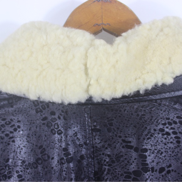 1980’s Italian Vintage Black Leather Bomber Jacket with Shearling Collar Sheep - Picture 6 of 10